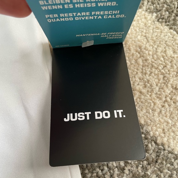 Nike brand official NFL on field Steelers polo -Men’s size small - Picture 11 of 11